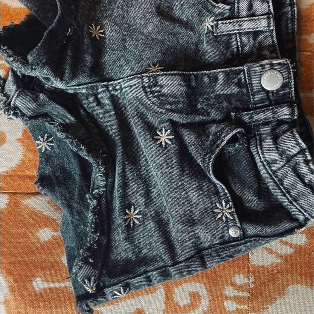 Size 6 Girls(After 5T) Black Distressed Washed Denim with Daisy Embroidery